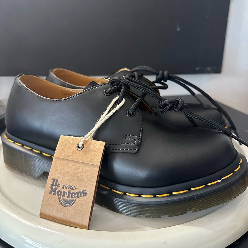 🆕Dr. Martens 11837 Classic Oxfords